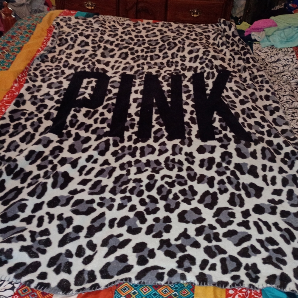 Vintage Y2K Victoria's Secret Y2K  VS❤️ pink Cheetah blanket Dorm throw Blanket